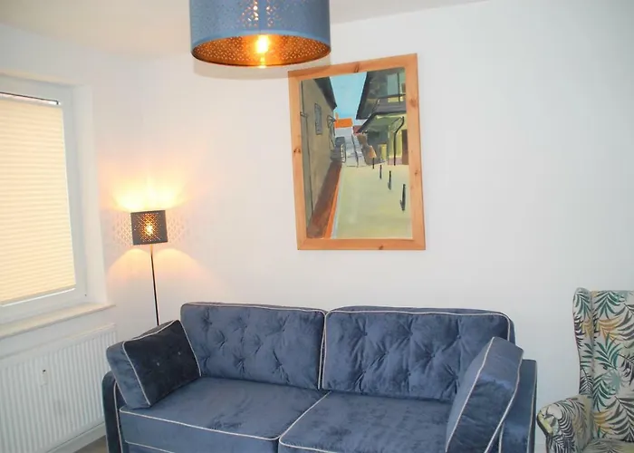 Blizej Morza 63 Z Garazem * 코워브제크